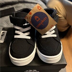 Oomphies Black and White Kids Sneakers